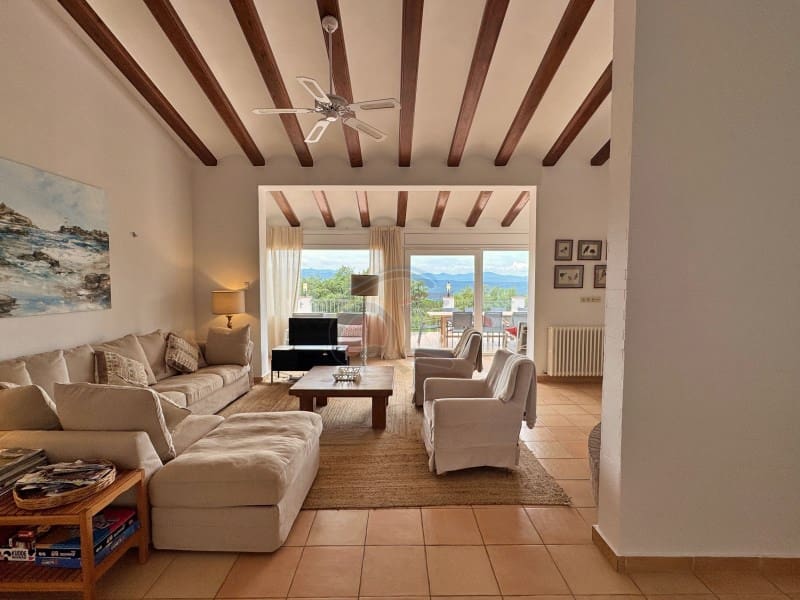 7 quarto Moradia para venda em Santa Cristina d'Aro com piscina garagem - 1 375 000 € (Ref: 9582905)