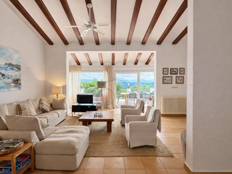 7 bedroom Villa for sale in Santa Cristina d'Aro with pool garage - € 1,375,000 (Ref: 9582905)