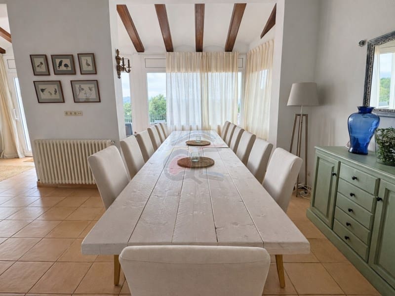 7 bedroom Villa for sale in Santa Cristina d'Aro with pool garage - € 1,375,000 (Ref: 9582905)