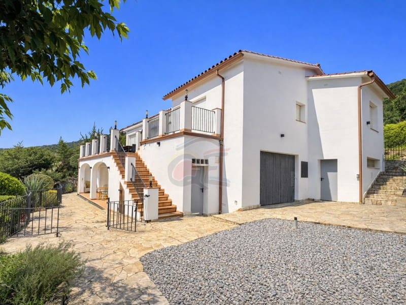 7 bedroom Villa for sale in Santa Cristina d'Aro with pool garage - € 1,375,000 (Ref: 9582905)