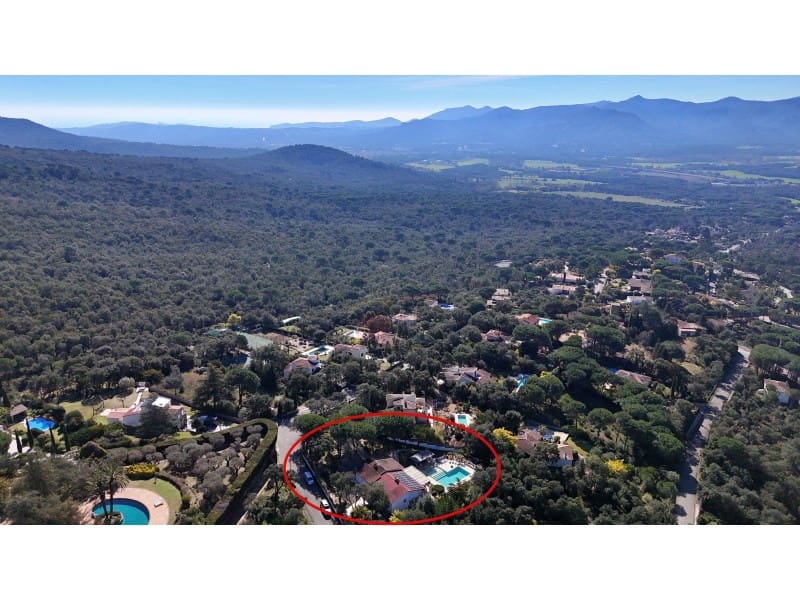 7 bedroom Villa for sale in Santa Cristina d'Aro with pool garage - € 1,375,000 (Ref: 9582905)