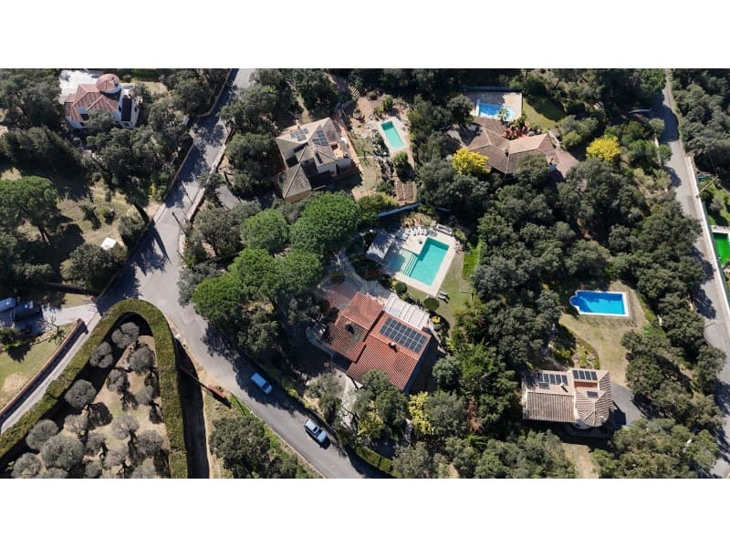 7 bedroom Villa for sale in Santa Cristina d'Aro with pool garage - € 1,375,000 (Ref: 9582905)