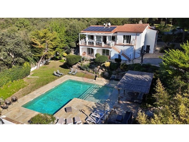 7 sypialnia Willa na sprzedaż w Santa Cristina d'Aro z basenem garażem - 1 375 000 € (Ref: 9582905)