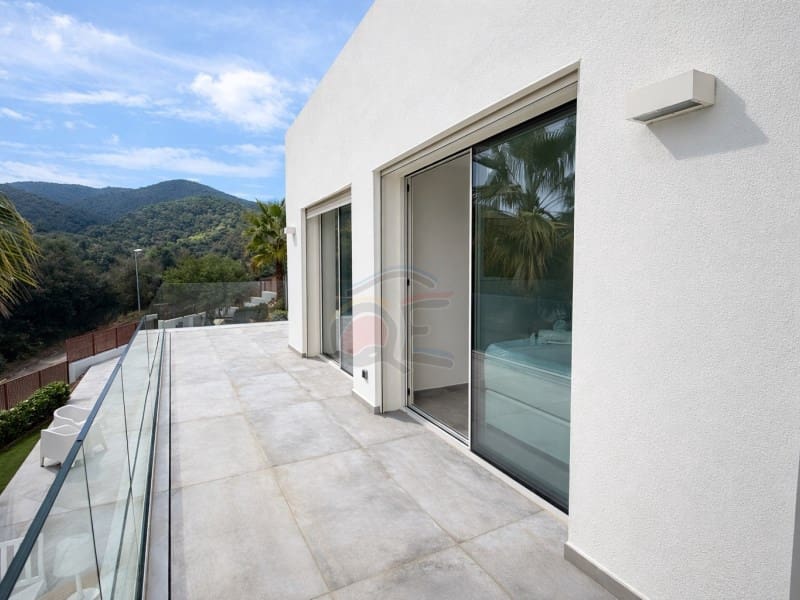 4 bedroom Villa for sale in Calonge i Sant Antoni with pool - € 1,250,000 (Ref: 9682429)