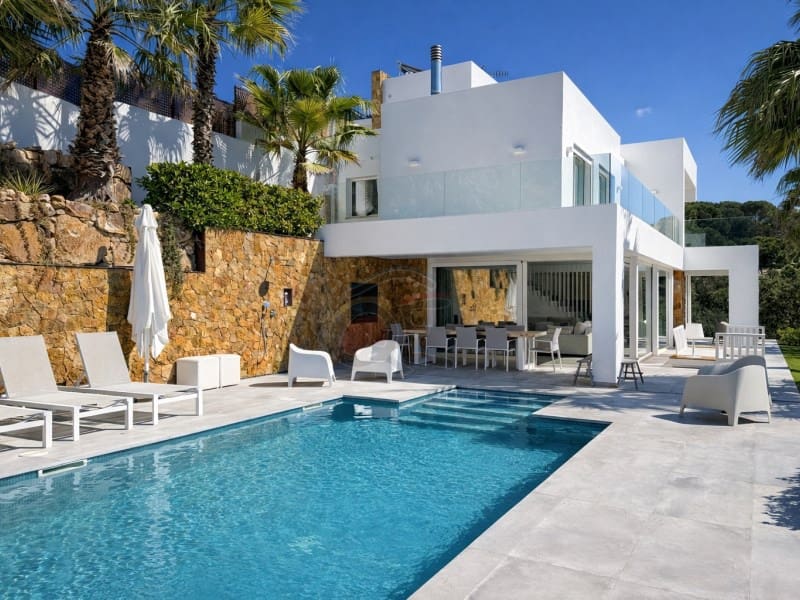 4 bedroom Villa for sale in Calonge i Sant Antoni with pool - € 1,250,000 (Ref: 9682429)