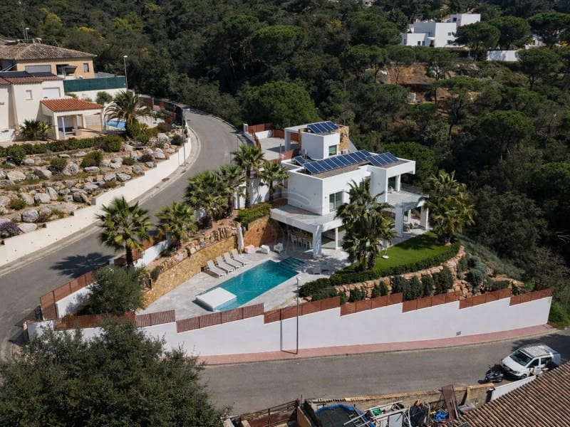 4 bedroom Villa for sale in Calonge i Sant Antoni with pool - € 1,250,000 (Ref: 9682429)