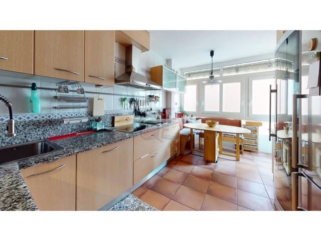 3 soveværelse Lejlighed til salg i Girona by - € 480.000 (Ref: 9698713)