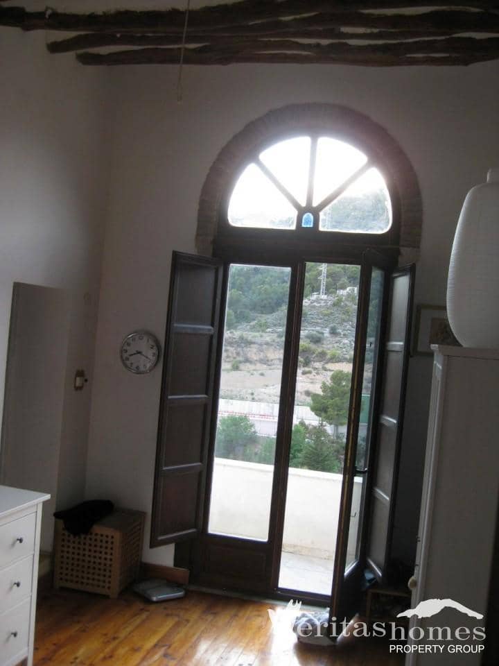 5 soveværelse Byhus til salg i Urracal - € 50.000 (Ref: 3218851)