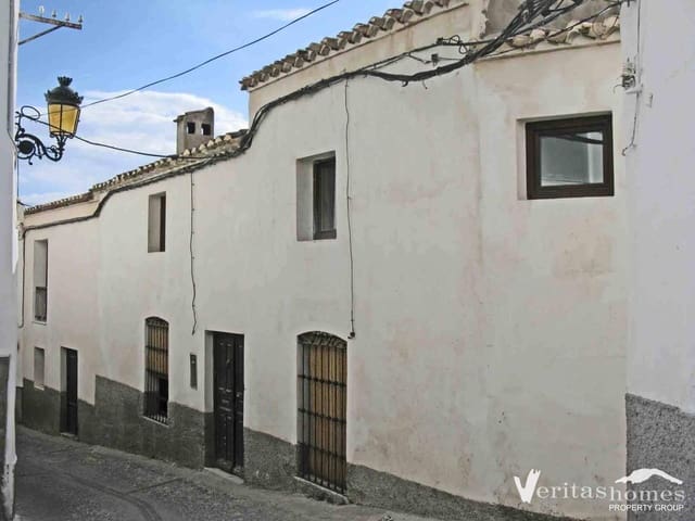 5 soveværelse Byhus til salg i Urrácal - € 50.000 (Ref: 3218851)