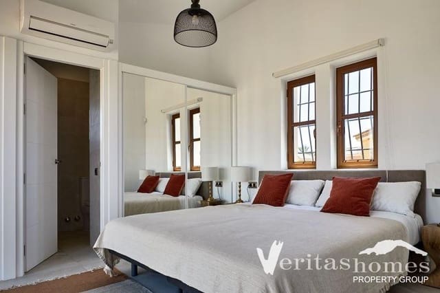 Chalet de 3 habitaciones en Cuevas del Almanzora en venta con piscina - 375.950 € (Ref: 4916467)