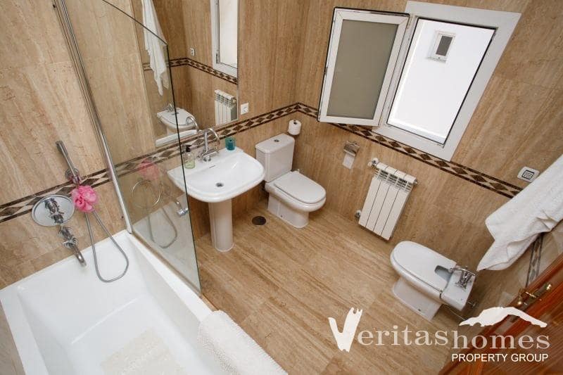 4 Zimmer Villa zu verkaufen in Mojacar mit Pool - 595.000 € (Ref: 8364898)