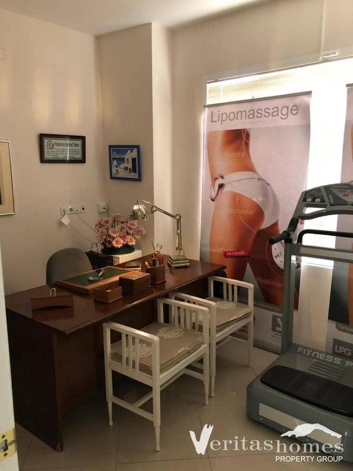 Kommersiell till salu i Mojacar - 175 000 € (Ref: 8508190)