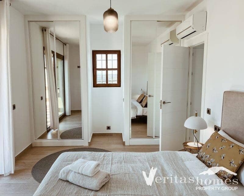 4 bedroom Villa for sale in Cuevas del Almanzora with pool - € 406,850 (Ref: 8757196)