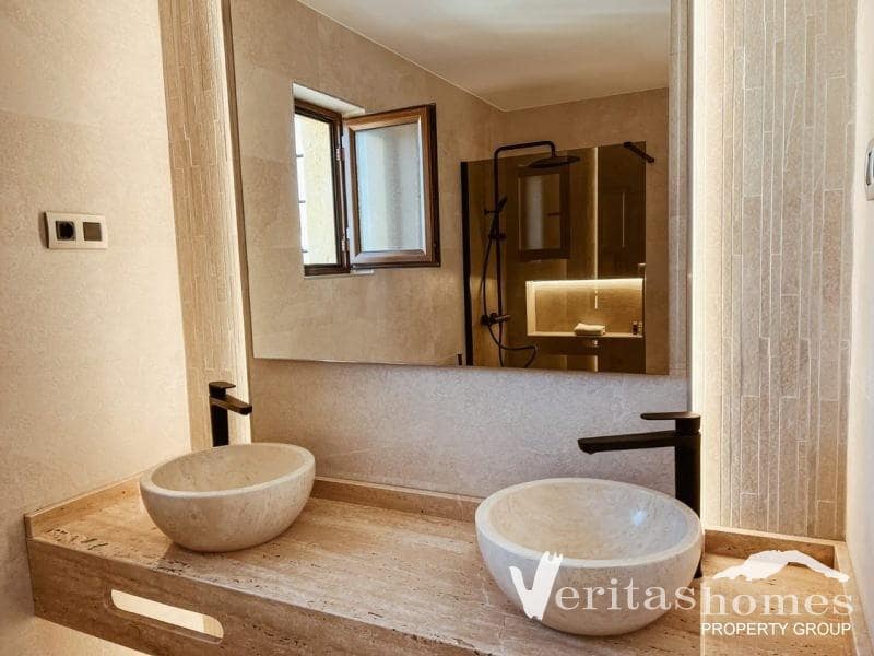 4 bedroom Villa for sale in Cuevas del Almanzora with pool - € 406,850 (Ref: 8757196)