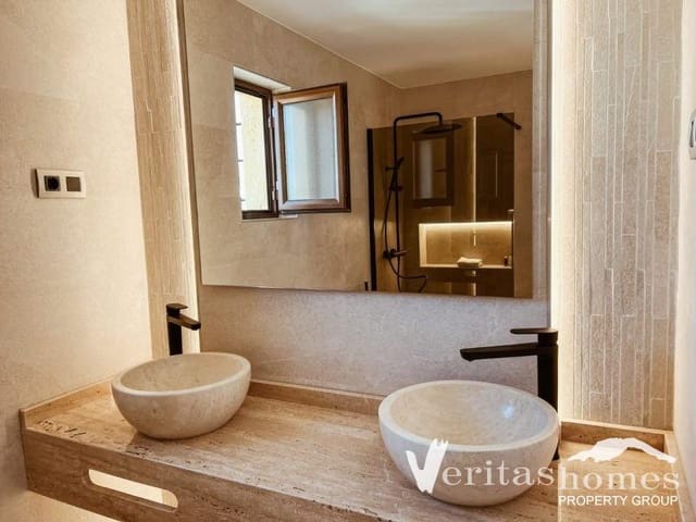 Chalet de 4 habitaciones en Cuevas del Almanzora en venta con piscina - 406.850 € (Ref: 8757196)