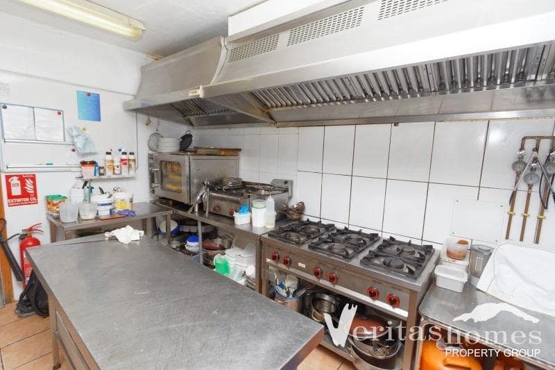 Erhverv til salg i Mojacar - € 250.000 (Ref: 8830547)