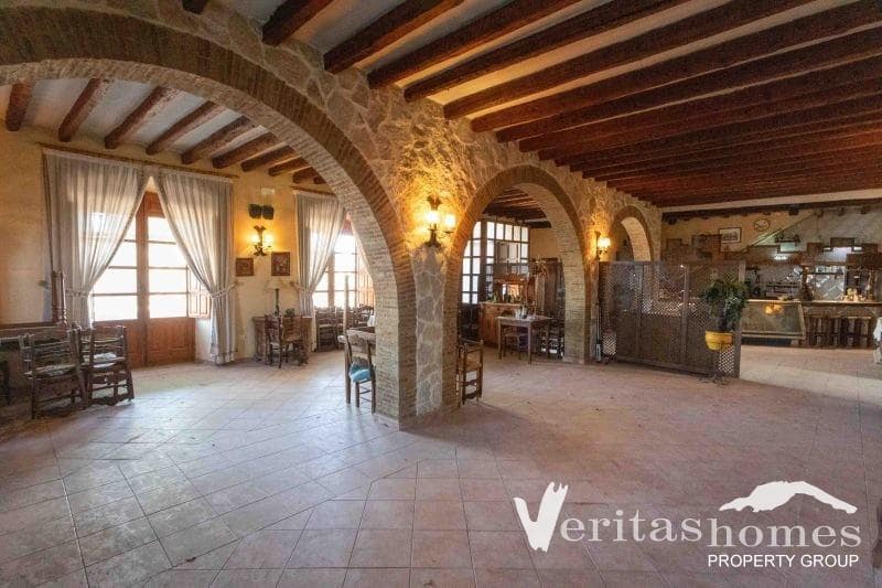 8 sypialnia Willa na sprzedaż w Mojacar - 950 000 € (Ref: 8844099)