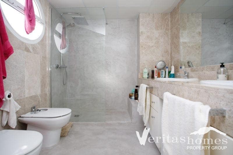 3 makuuhuone Huvila myytävänä paikassa Puerto del Rey mukana uima-altaan - 510 000 € (Ref: 9322838)