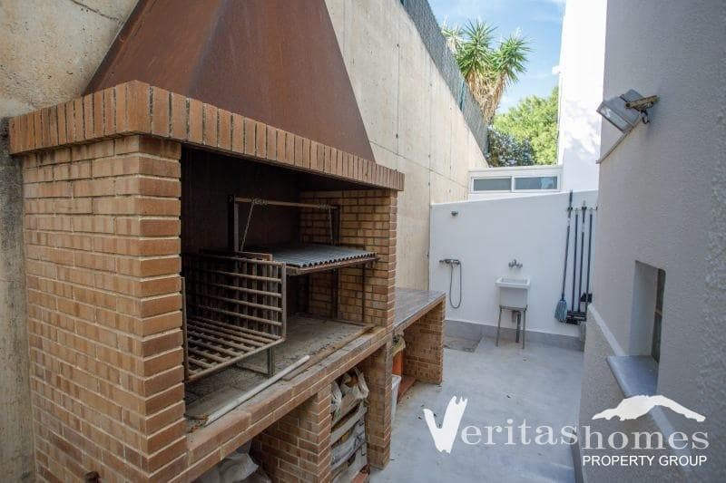 3 makuuhuone Huvila myytävänä paikassa Puerto del Rey mukana uima-altaan - 510 000 € (Ref: 9322838)