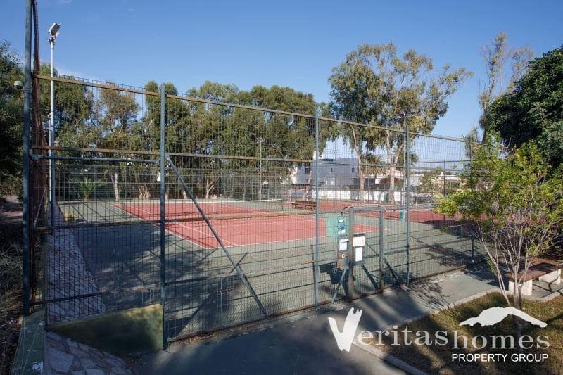 3 makuuhuone Huvila myytävänä paikassa Puerto del Rey mukana uima-altaan - 510 000 € (Ref: 9322838)