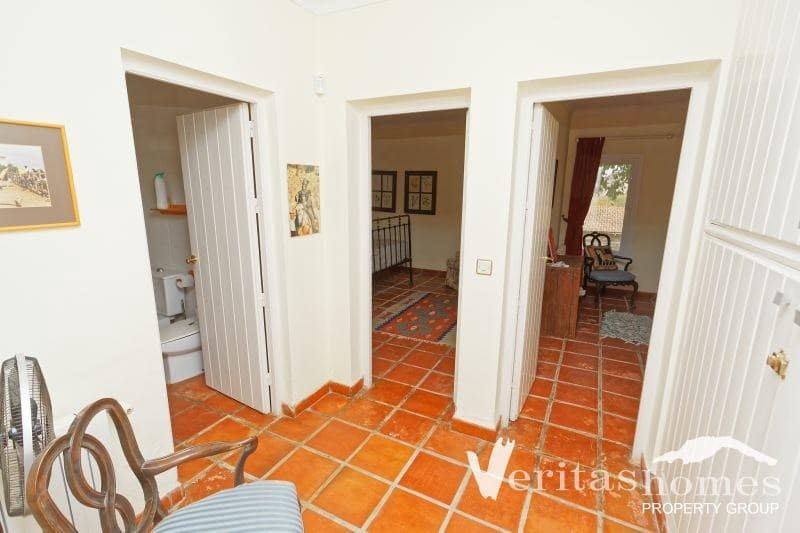 3 soveværelse Villa til salg i Mojacar med swimmingpool - € 690.000 (Ref: 9974467)