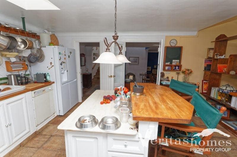 3 soveværelse Villa til salg i Mojacar med swimmingpool - € 690.000 (Ref: 9974467)