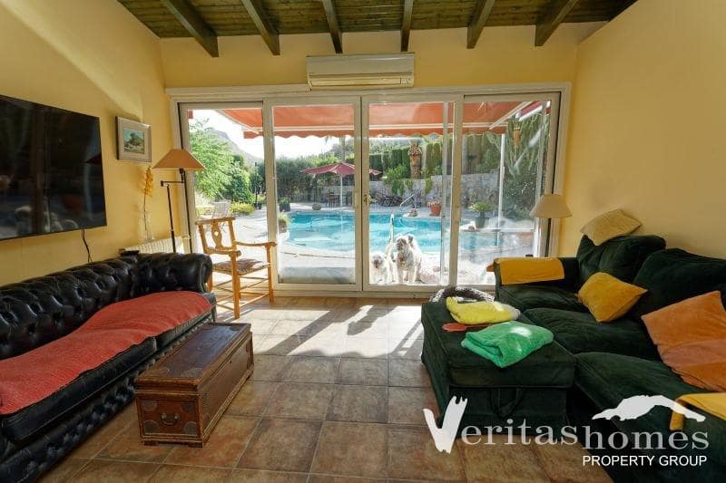 3 soveværelse Villa til salg i Mojacar med swimmingpool - € 690.000 (Ref: 9974467)