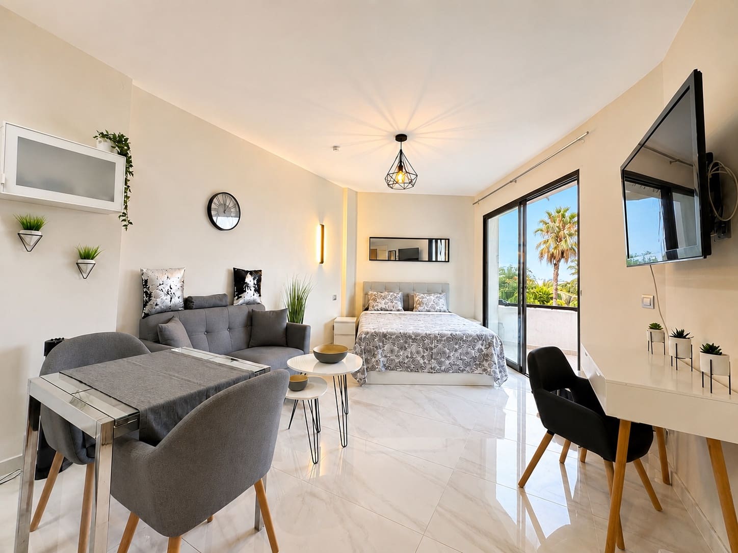 Apartment for sale in New Golden Mile with pool garage - € 225,000 (Ref: 10002582)