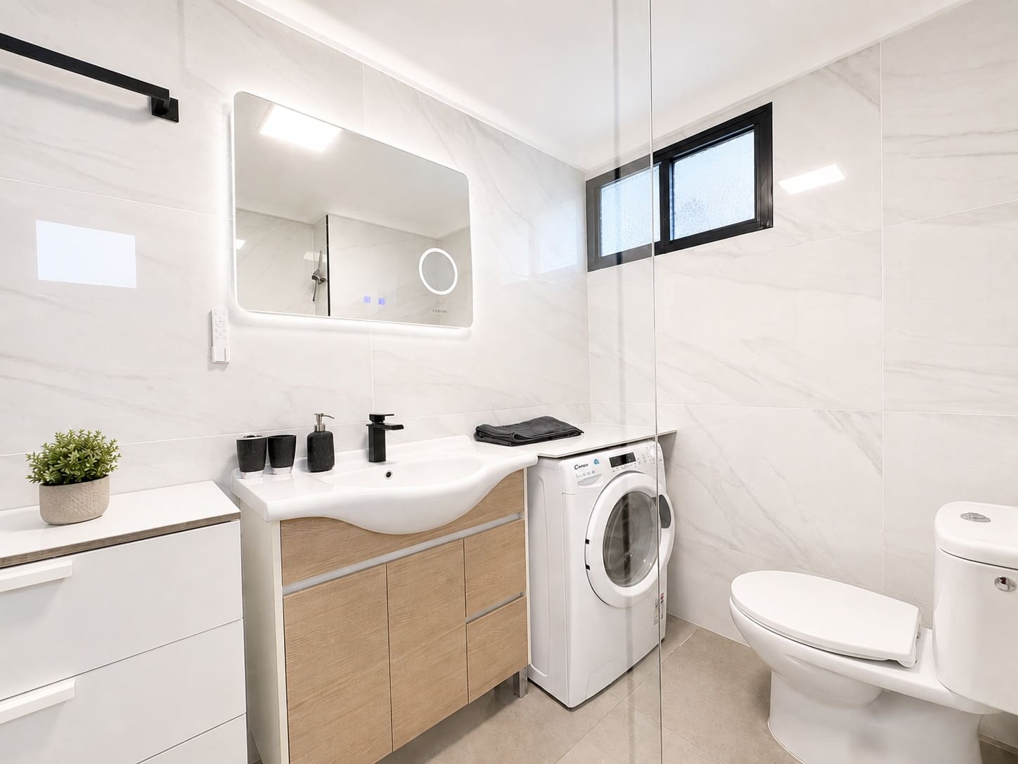 Apartment for sale in New Golden Mile with pool garage - € 225,000 (Ref: 10002582)