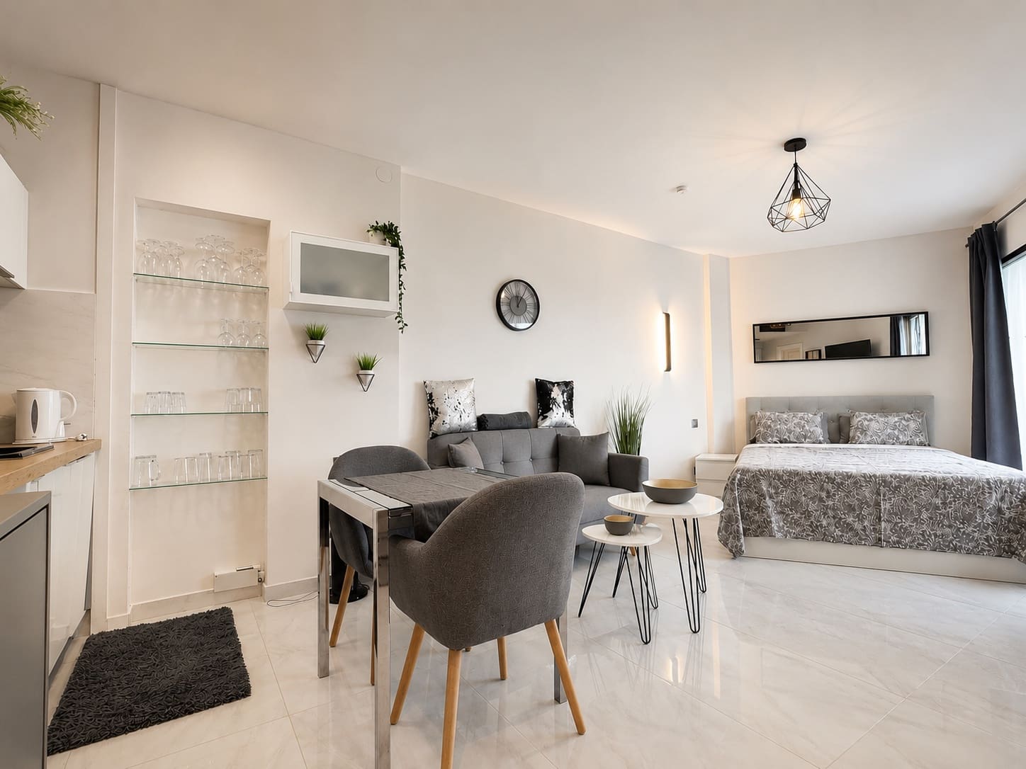 Apartment for sale in New Golden Mile with pool garage - € 225,000 (Ref: 10002582)