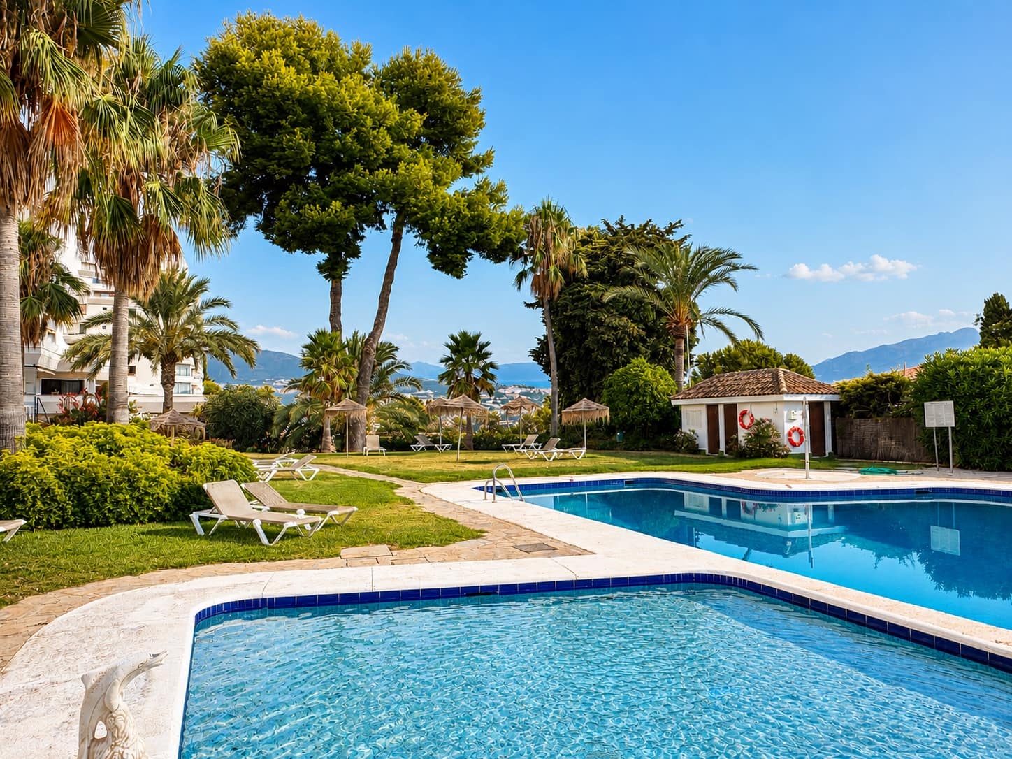 Studio for sale in New Golden Mile with pool garage - € 225,000 (Ref: 10007151)