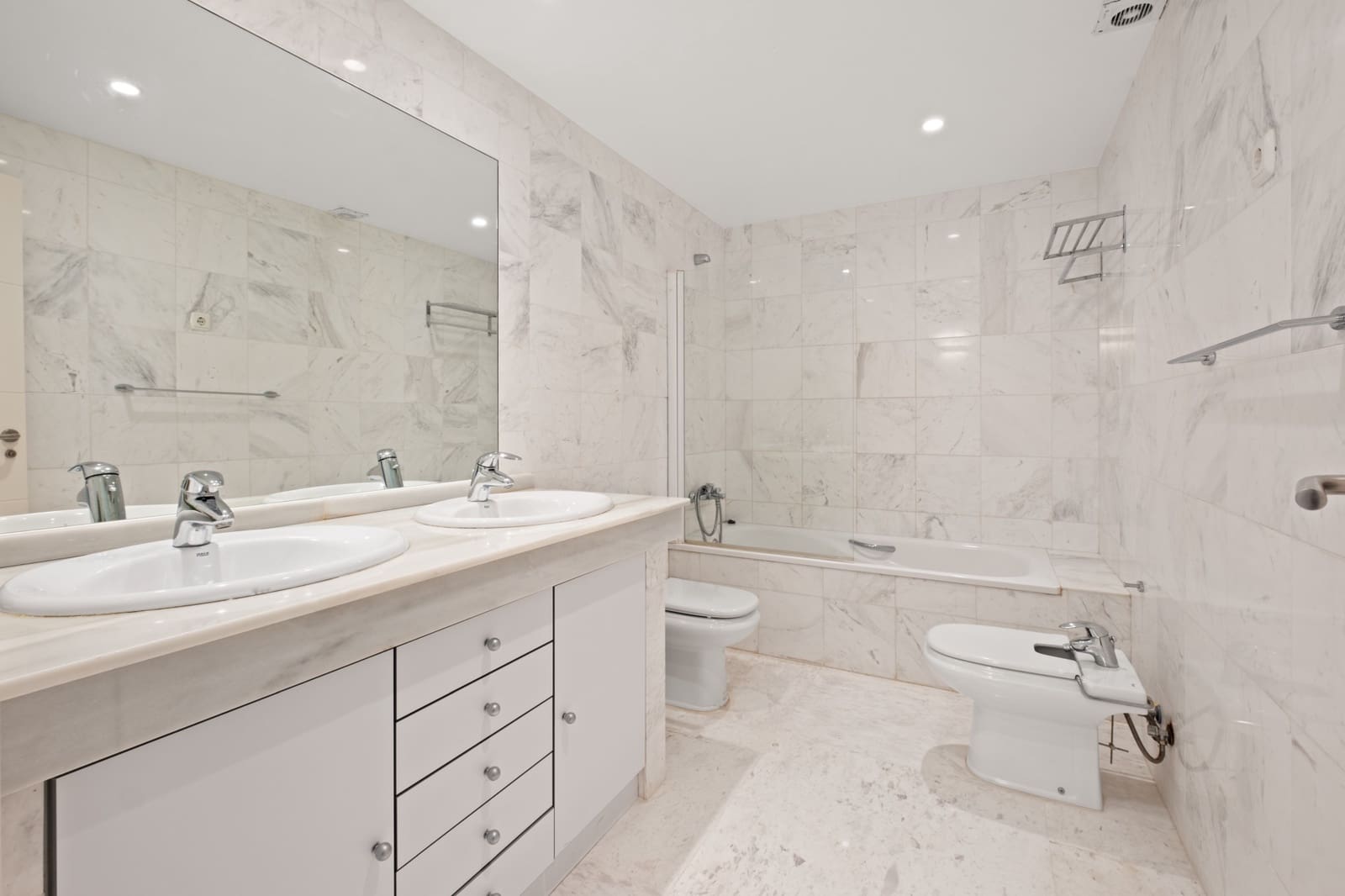 2 slaapkamer Appartement te koop in Marbella met zwembad garage - € 520.000 (Ref: 10018819)