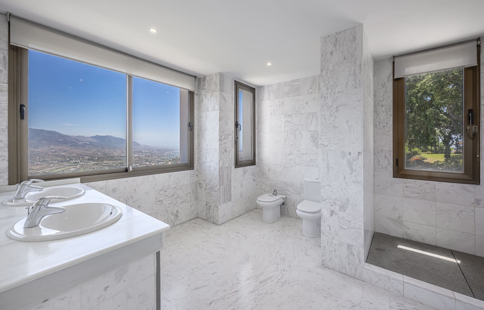 2 chambre Penthouse à vendre à Marbella avec piscine garage - 635 000 € (Ref: 10029081)