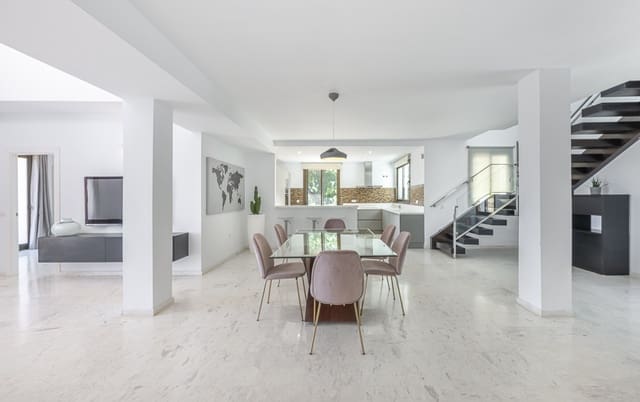 2 chambre Penthouse à vendre à Marbella avec piscine garage - 635 000 € (Ref: 10029081)