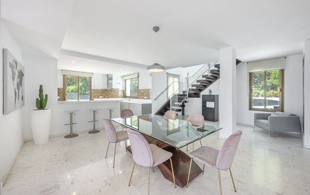 2 chambre Penthouse à vendre à Marbella avec piscine garage - 635 000 € (Ref: 10029081)