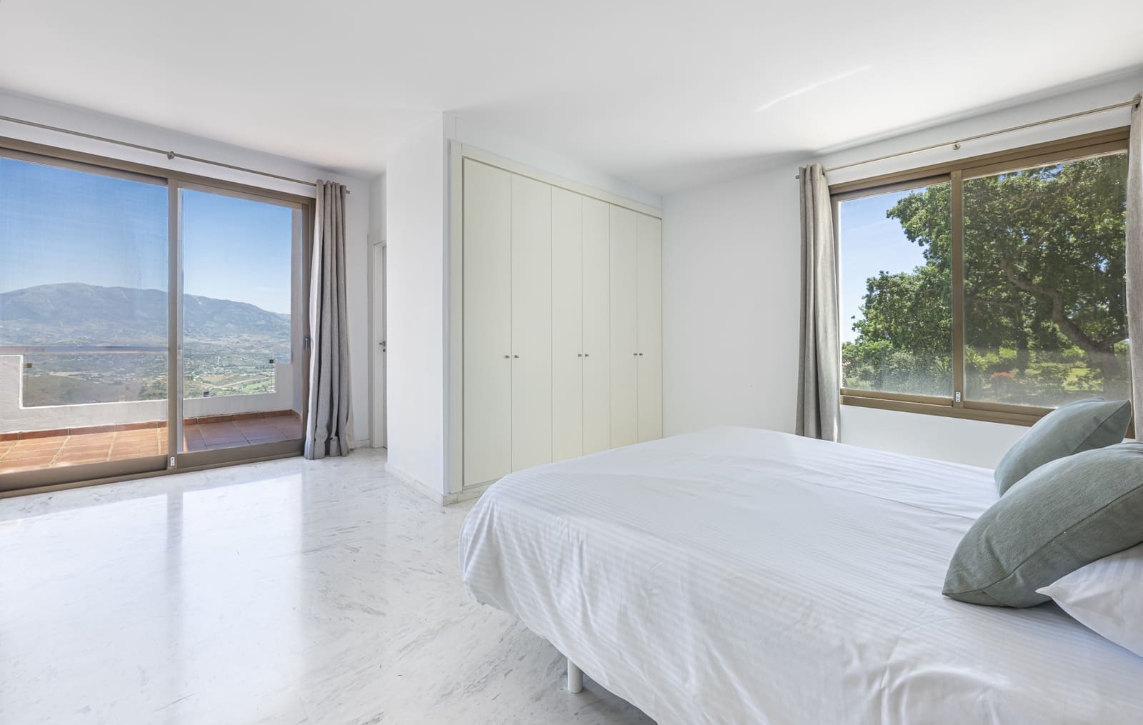 2 chambre Penthouse à vendre à Marbella avec piscine garage - 635 000 € (Ref: 10029081)
