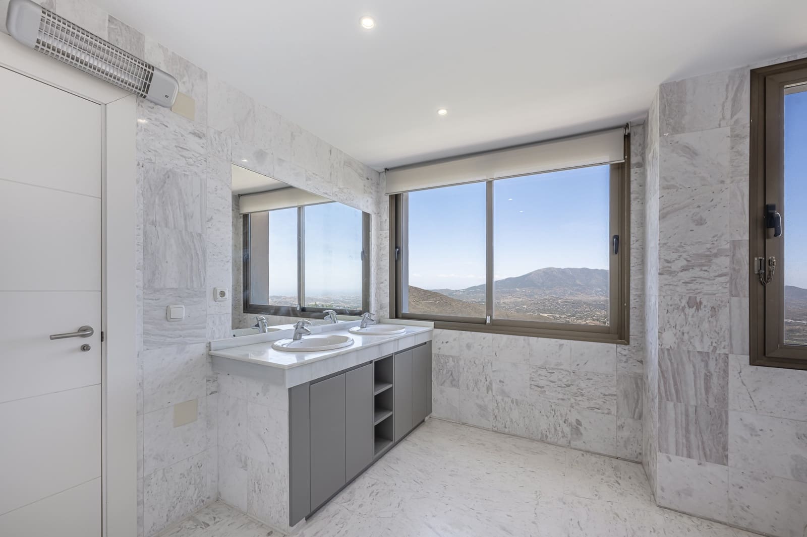 2 chambre Penthouse à vendre à Marbella avec piscine garage - 635 000 € (Ref: 10029081)