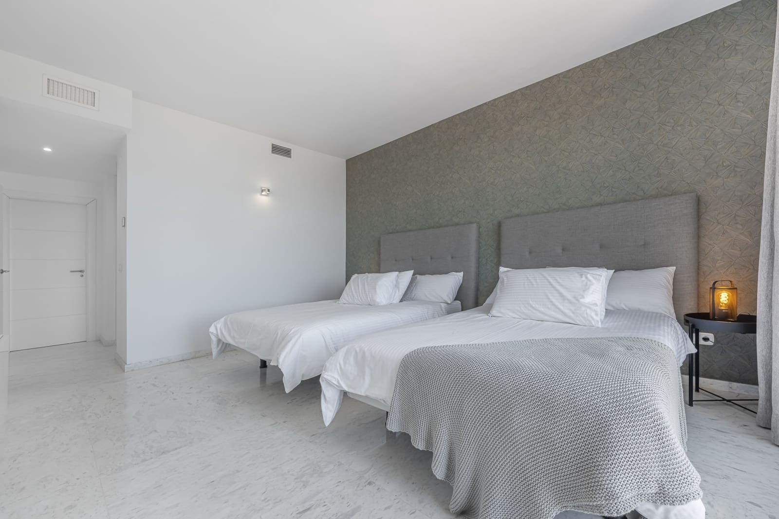 2 chambre Penthouse à vendre à Marbella avec piscine garage - 635 000 € (Ref: 10029081)