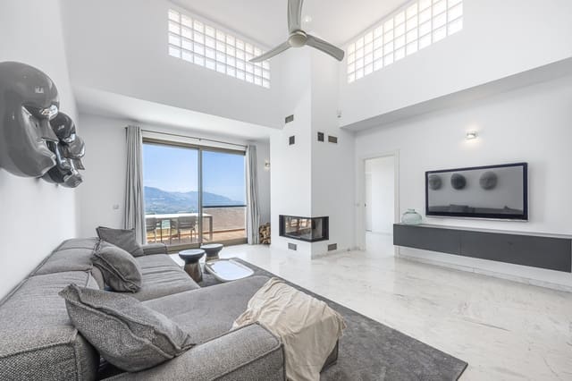 2 chambre Penthouse à vendre à Marbella avec piscine garage - 635 000 € (Ref: 10029081)