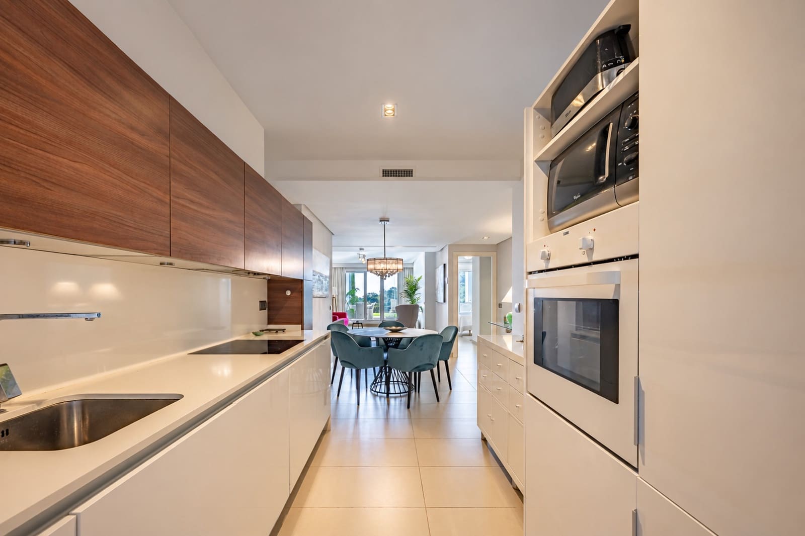 2 bedroom Apartment for sale in Marbella with pool garage - € 399,000 (Ref: 10110477)