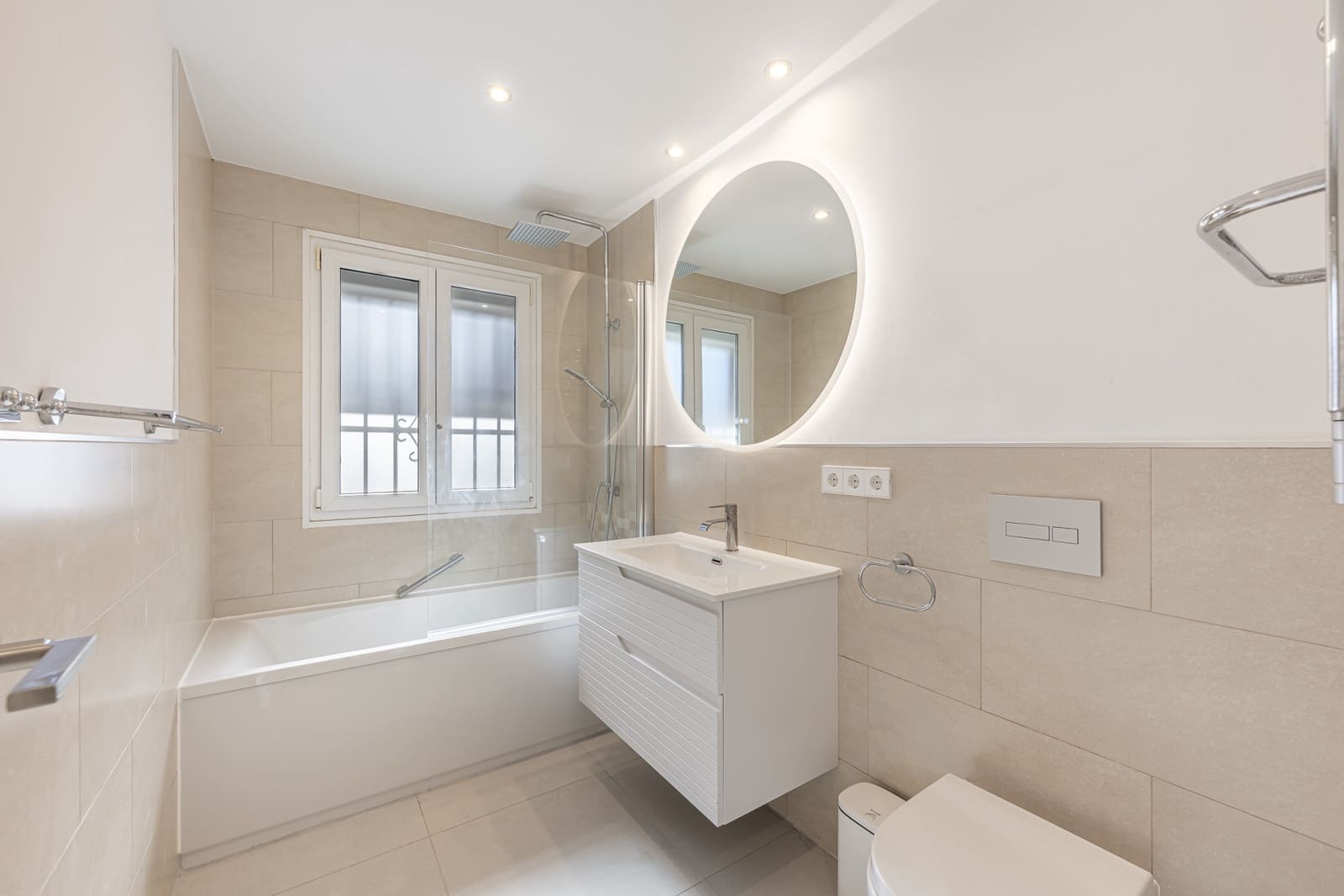 2 bedroom Townhouse for sale in Marbella with garage - € 385,000 (Ref: 10131155)