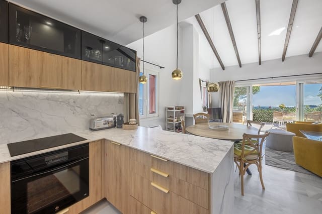 2 bedroom Townhouse for sale in Marbella with garage - € 385,000 (Ref: 10131155)