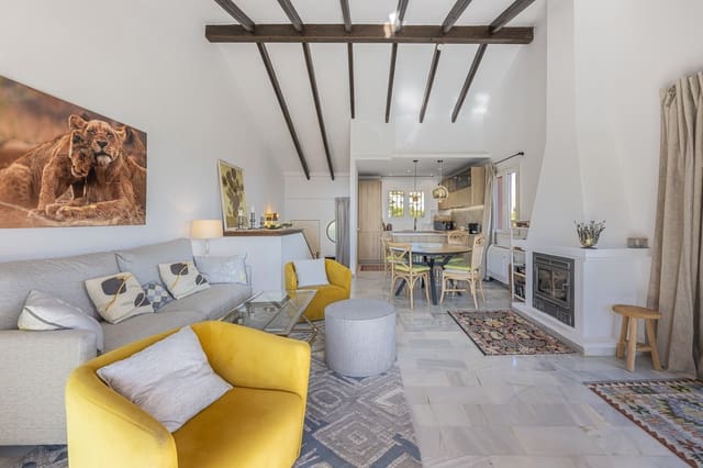 2 bedroom Townhouse for sale in Marbella with garage - € 385,000 (Ref: 10131155)