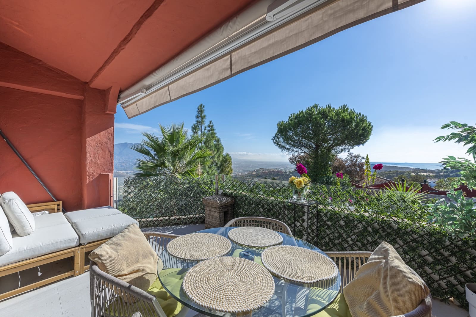2 bedroom Townhouse for sale in Marbella with garage - € 385,000 (Ref: 10131155)