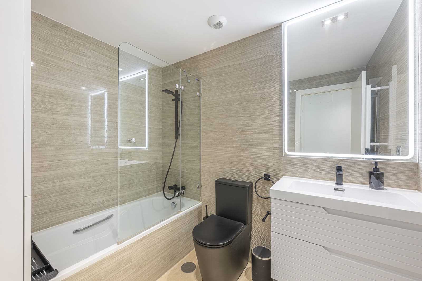 2 chambre Appartement à vendre à Marbella avec piscine garage - 419 000 € (Ref: 10174346)
