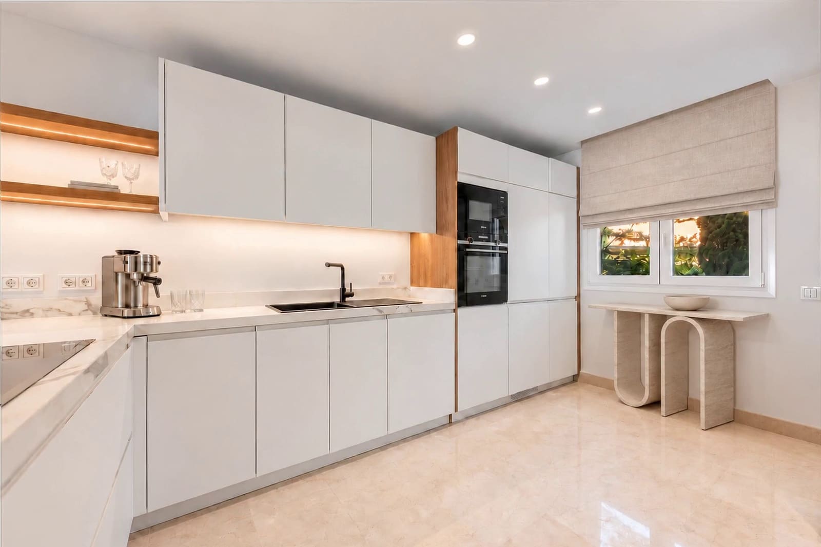 2 sovrum Lägenhet till salu i Marbella med pool garage - 695 000 € (Ref: 10174929)