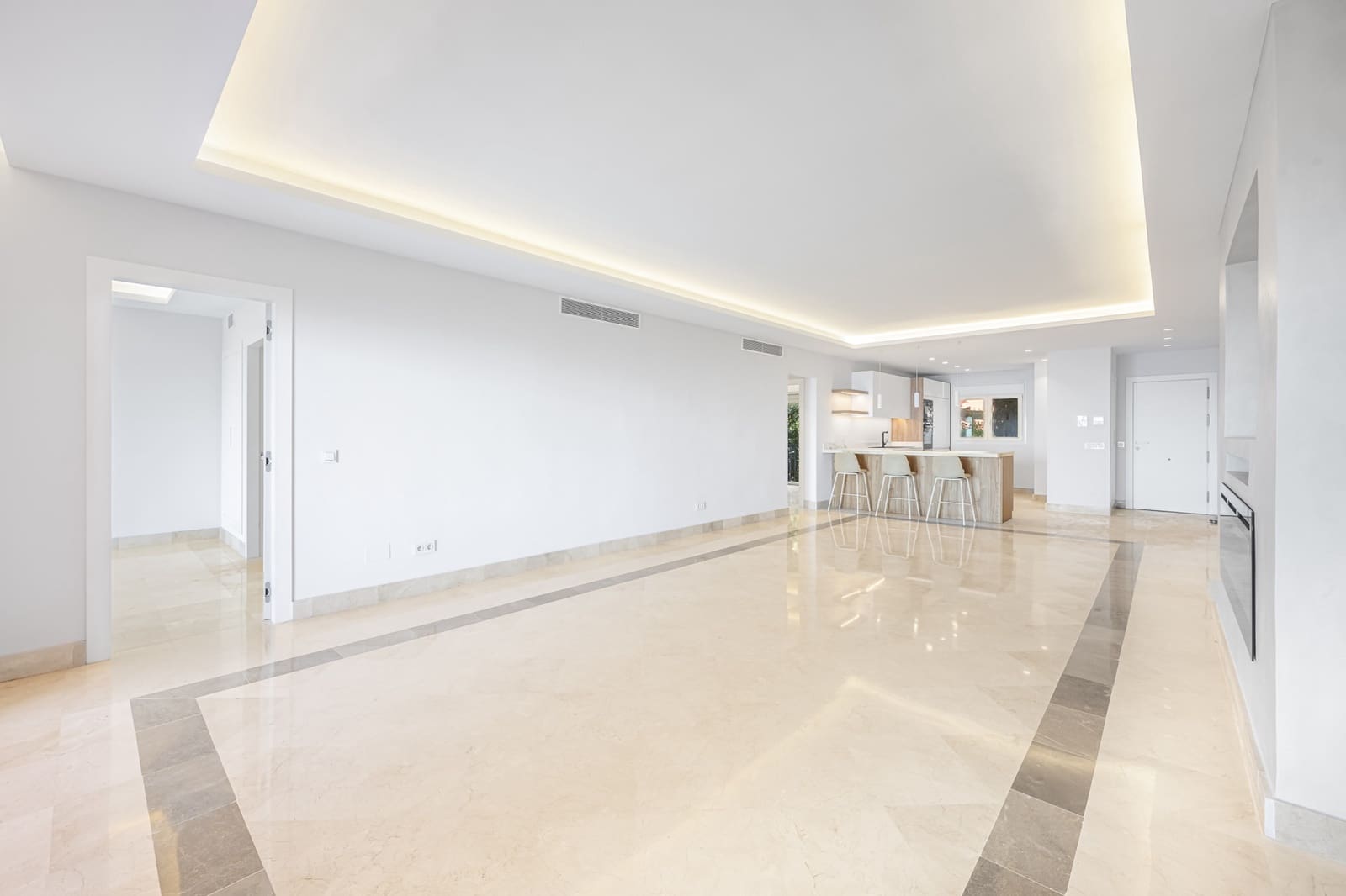 2 soverom Leilighet til salgs i Marbella med svømmebasseng garasje - € 695 000 (Ref: 10174930)