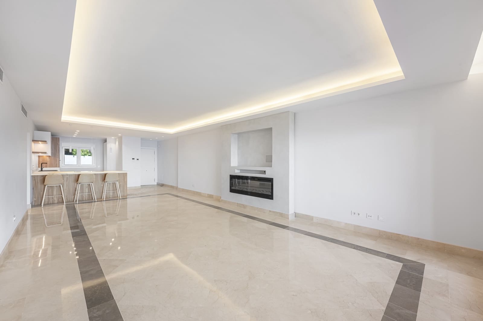 2 soverom Leilighet til salgs i Marbella med svømmebasseng garasje - € 695 000 (Ref: 10174930)
