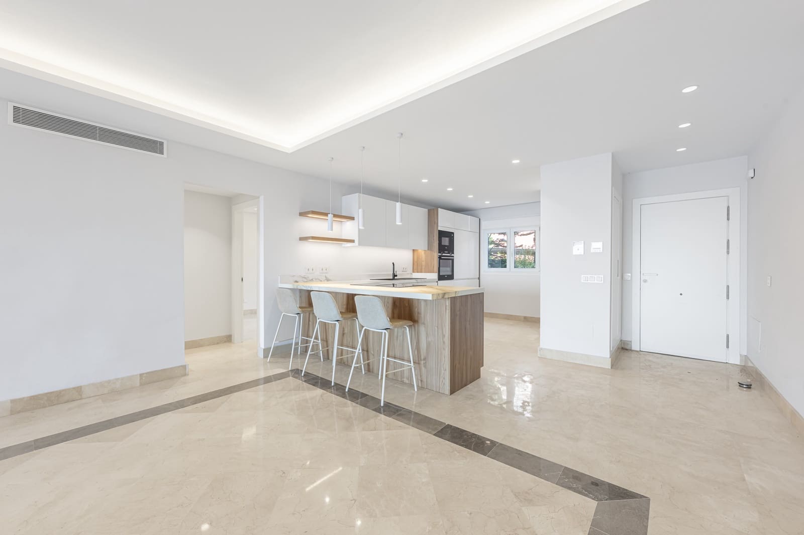 2 soverom Leilighet til salgs i Marbella med svømmebasseng garasje - € 695 000 (Ref: 10174930)