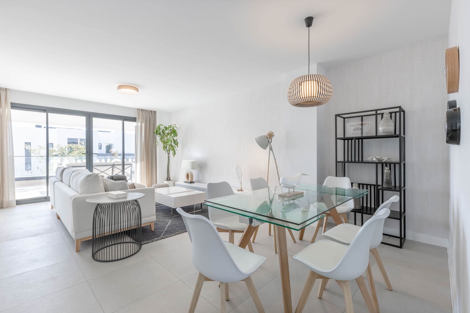 2 bedroom Apartment for sale in Estepona with pool garage - € 660,000 (Ref: 6711911)